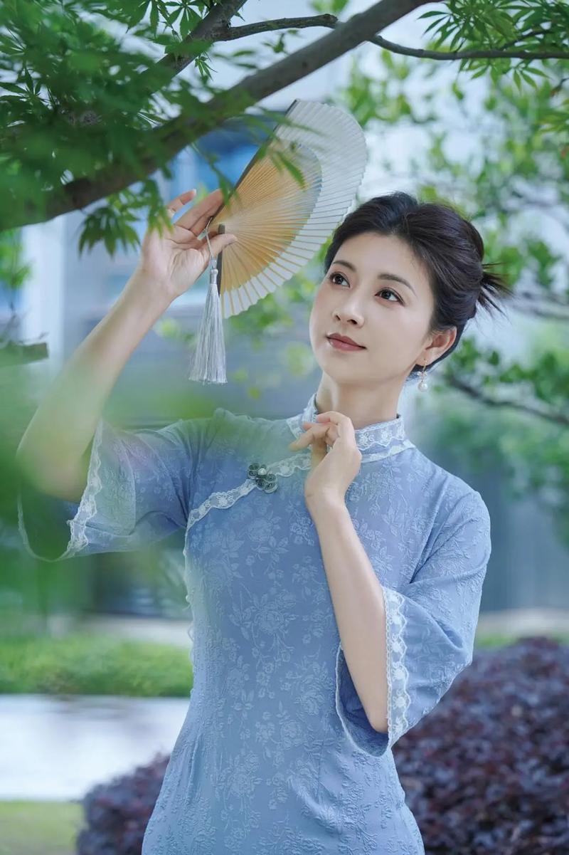 典雅端莊，如蘭綻放 斕曦（沈眉莊）商務合作邀約